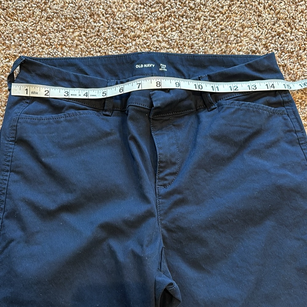 OLD NAVY PIXIE CROP MID RISE PANTS SIZE 4 NAVY BLUE - Picture 4 of 6